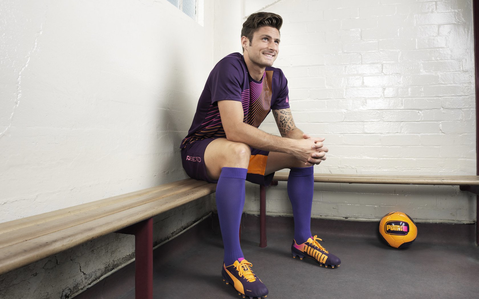 《美联社》:荷兰女足在预选赛中与西班牙队激战,荷兰女足对美国女足预测